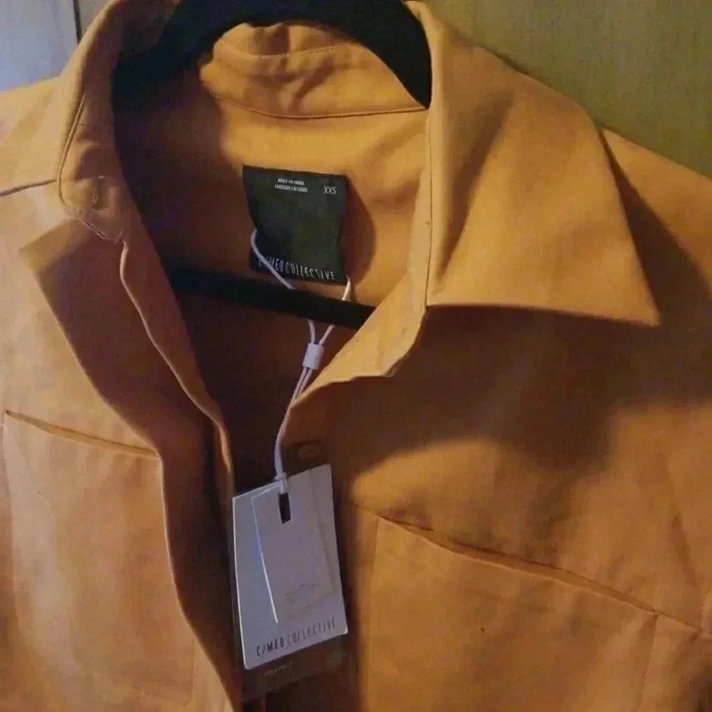 C/MEO Collective top caramel - Picture 2 of 4